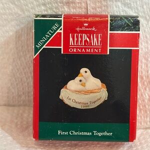 New 1990 Lovebirds Hallmark Miniature Keepsake Ornament First Christmas